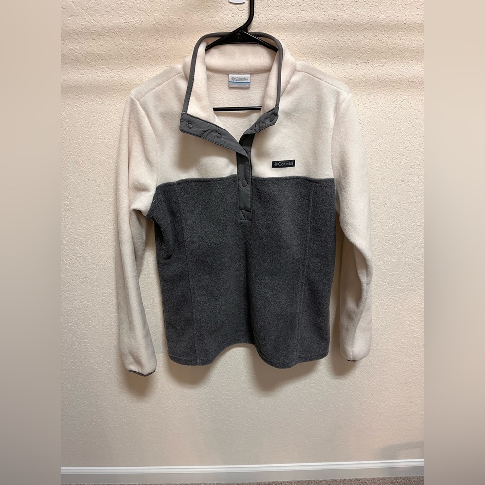 WOMENS COLUMBIA 1/2 SANP PULLOVER SIZE MEDIUM